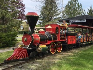 PARQUE INFANTIL BARN TRAIN